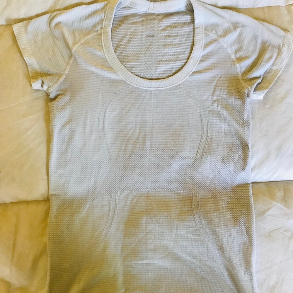 Lululemon white run swiftly shirt
